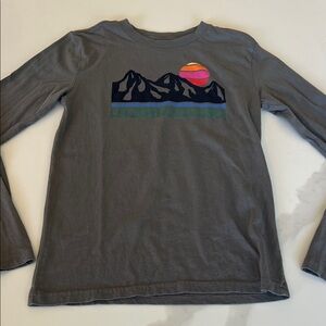 Nordstrom Gray Kids Mountain Graphic Long Sleeve Shirt size 8/10